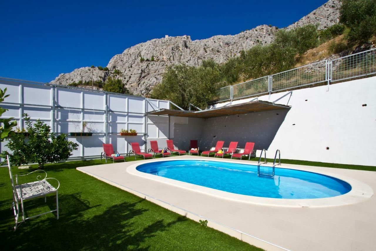 Villa Omis Michy - Family House For Big And Small Groups Екстер'єр фото